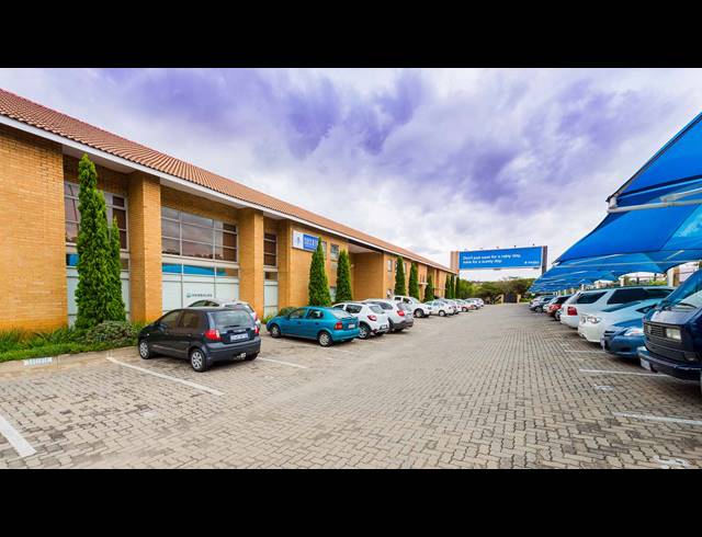 2,344M² OFFICE TO LET IN VORNA VALLEY
